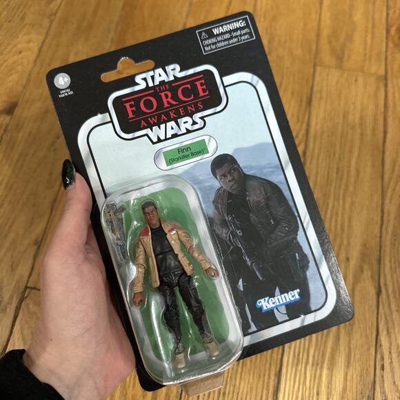 NEW Star Wars The Vintage Collection 3.75" Finn (Starkiller Base) - Picture 3 of 5